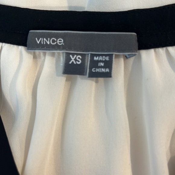Vince Contrast Trim V-Neck Silk Blouse Off White Black Women’s Size XS - Picture 2 of 16